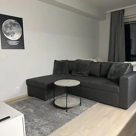 New In Great Location Apartment *